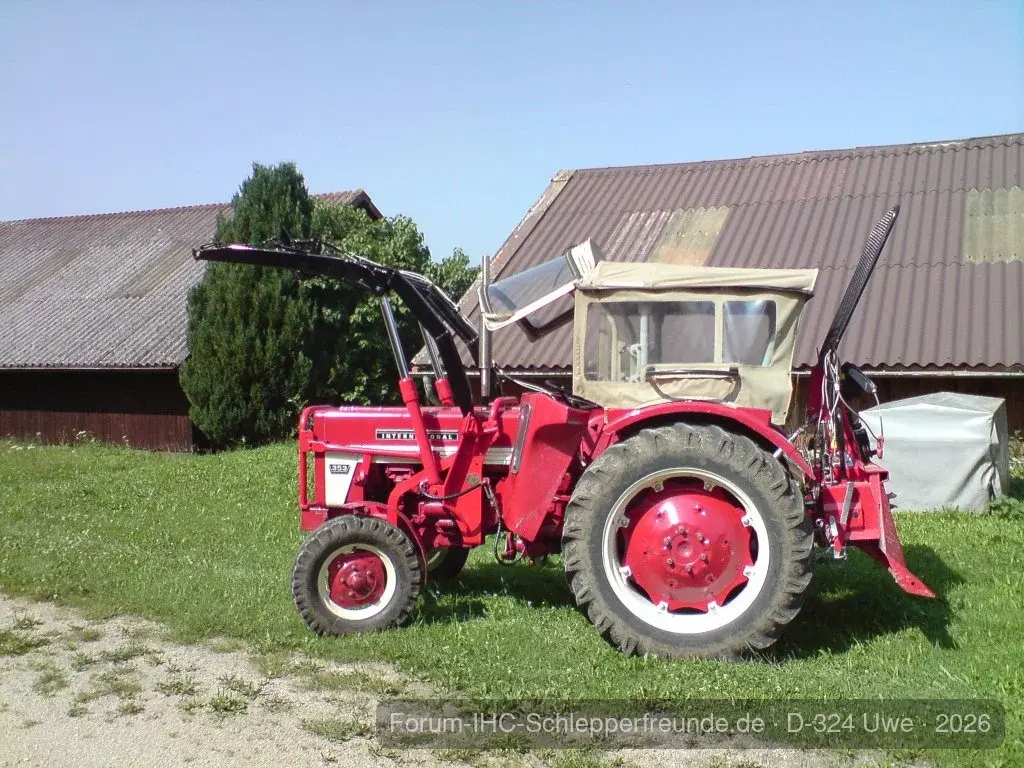 IHC 353 mit neu lackiertem Fl