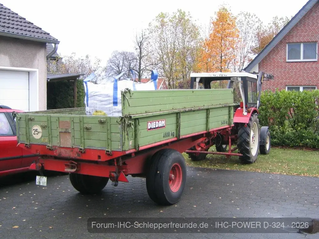 IHC 433 mit Diedam-Kipper