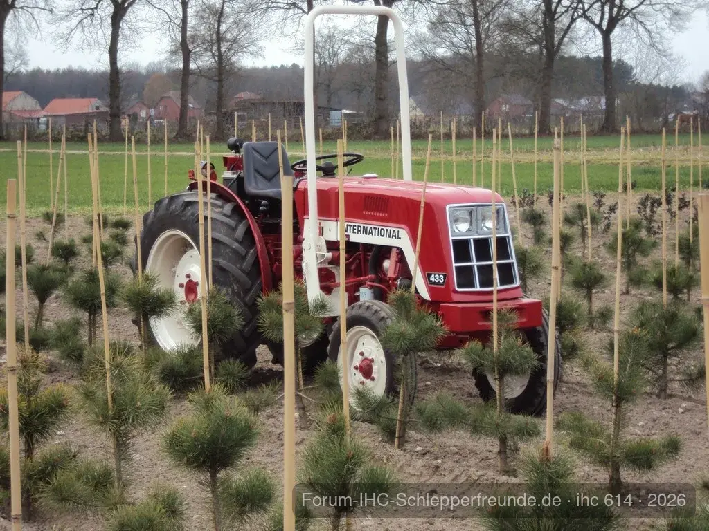 IHC 433V in Gartenbau
