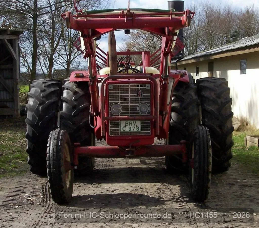 ***IHC 624 mit Spritze