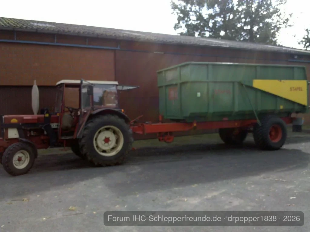 IHC-733 + 8t Stapel Mulde