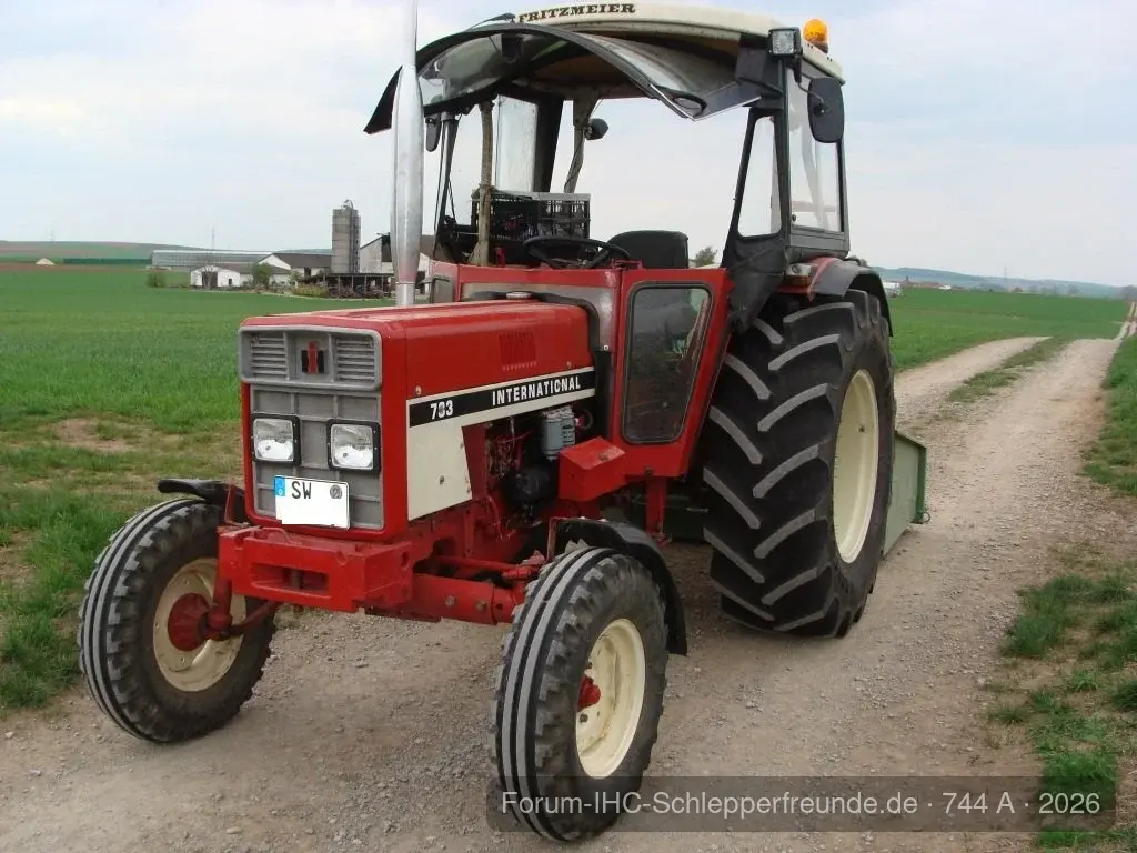IHC 733