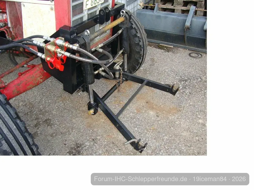 IHC 744 Fronthydraulik
