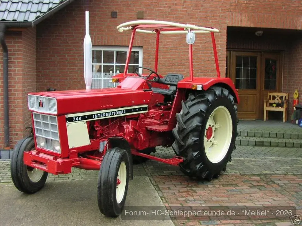 IHC 744