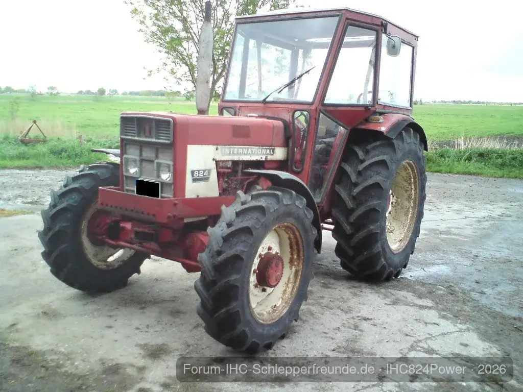 ihc 824 neu bereift