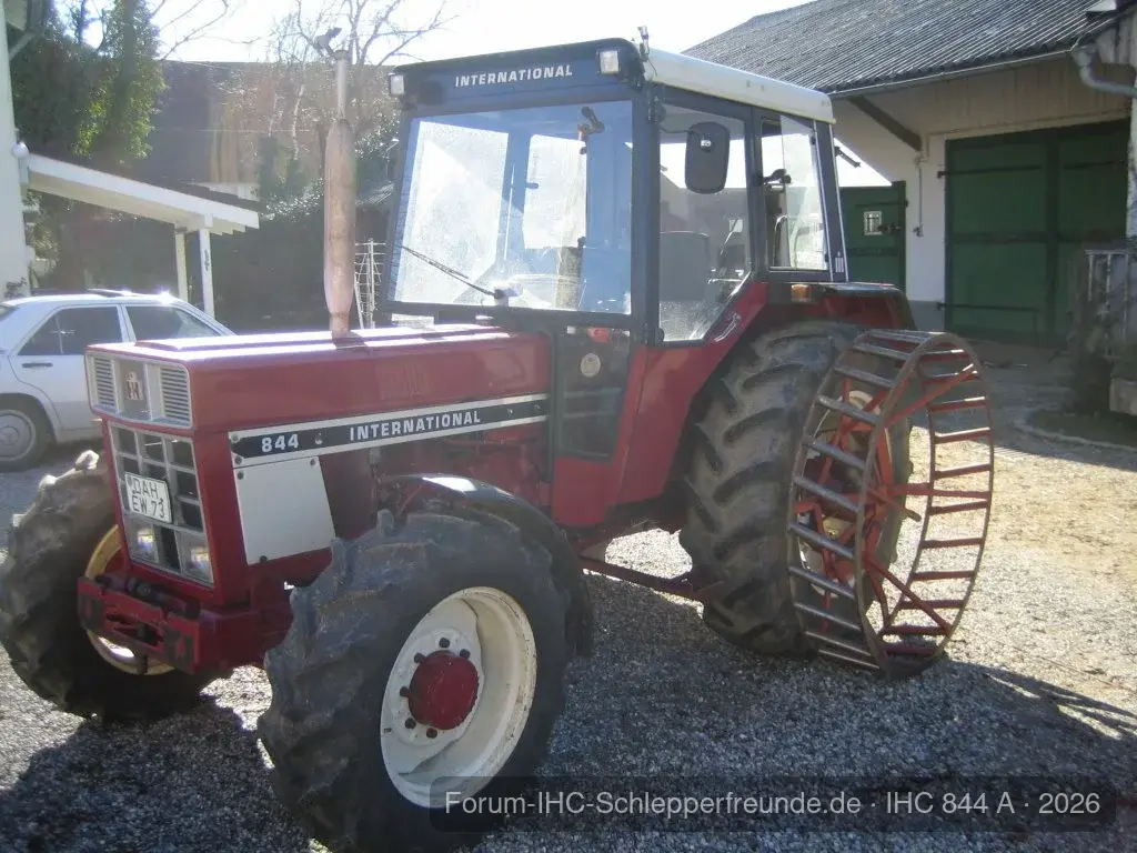 IHC 844 A mit Gitterräder