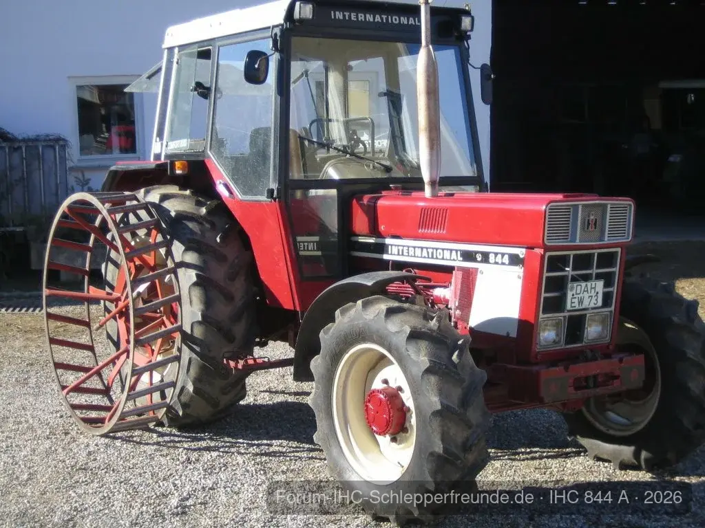 IHC 844 A mit Gitterräder