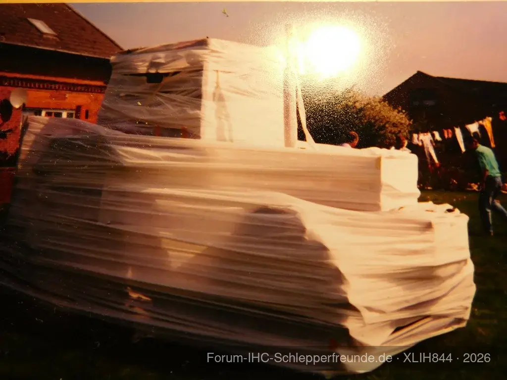 IHC 844 Mit Siloblockschneider