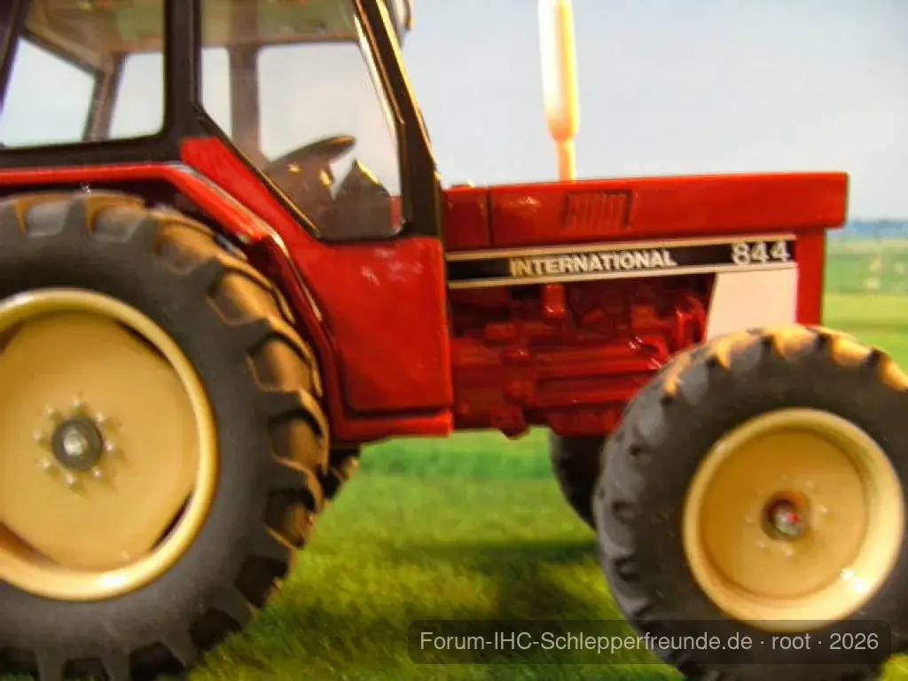 IHC 844 modell 2