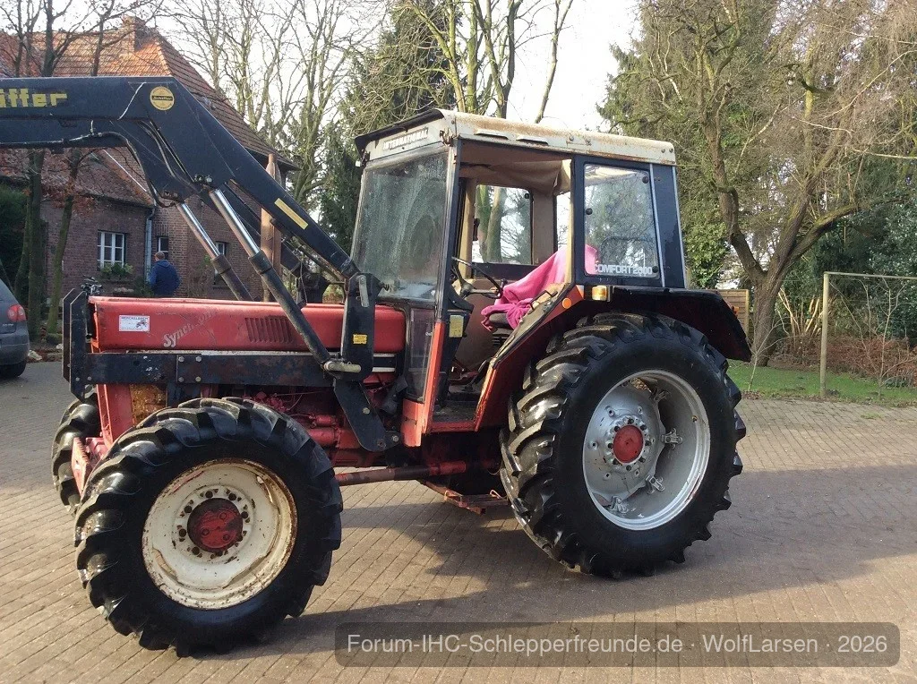 IHC 844s mit Frontlader