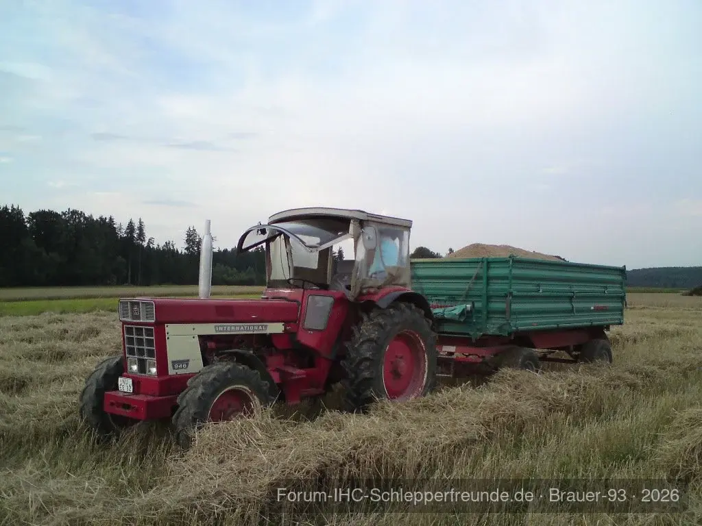 IHC 946 Dinkel dreschen