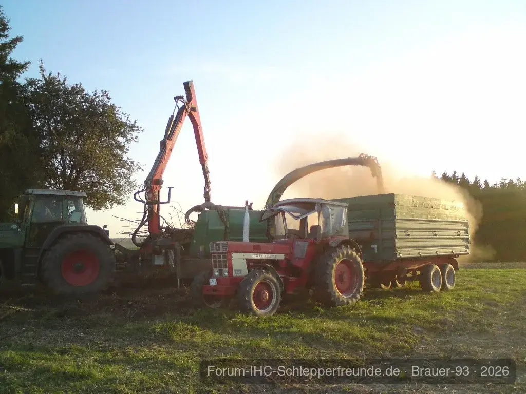 IHC 946 mit Reisch 8 to.