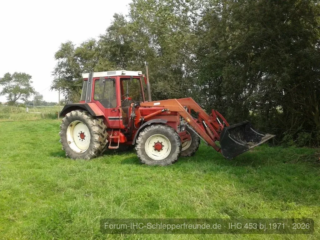 IHC 955 XL mit Baas Fronlader