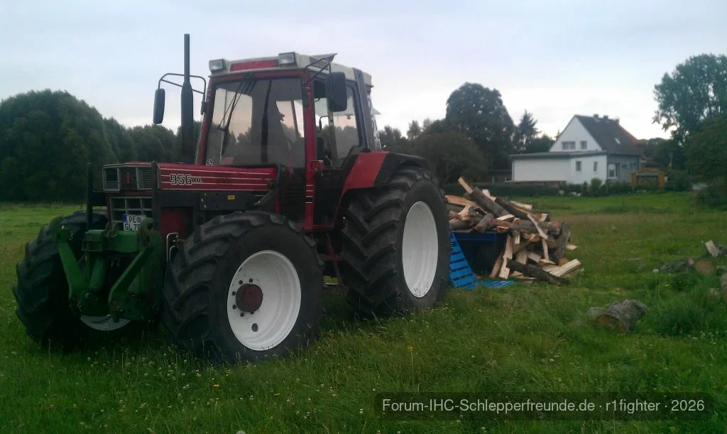IHC 956 XL
