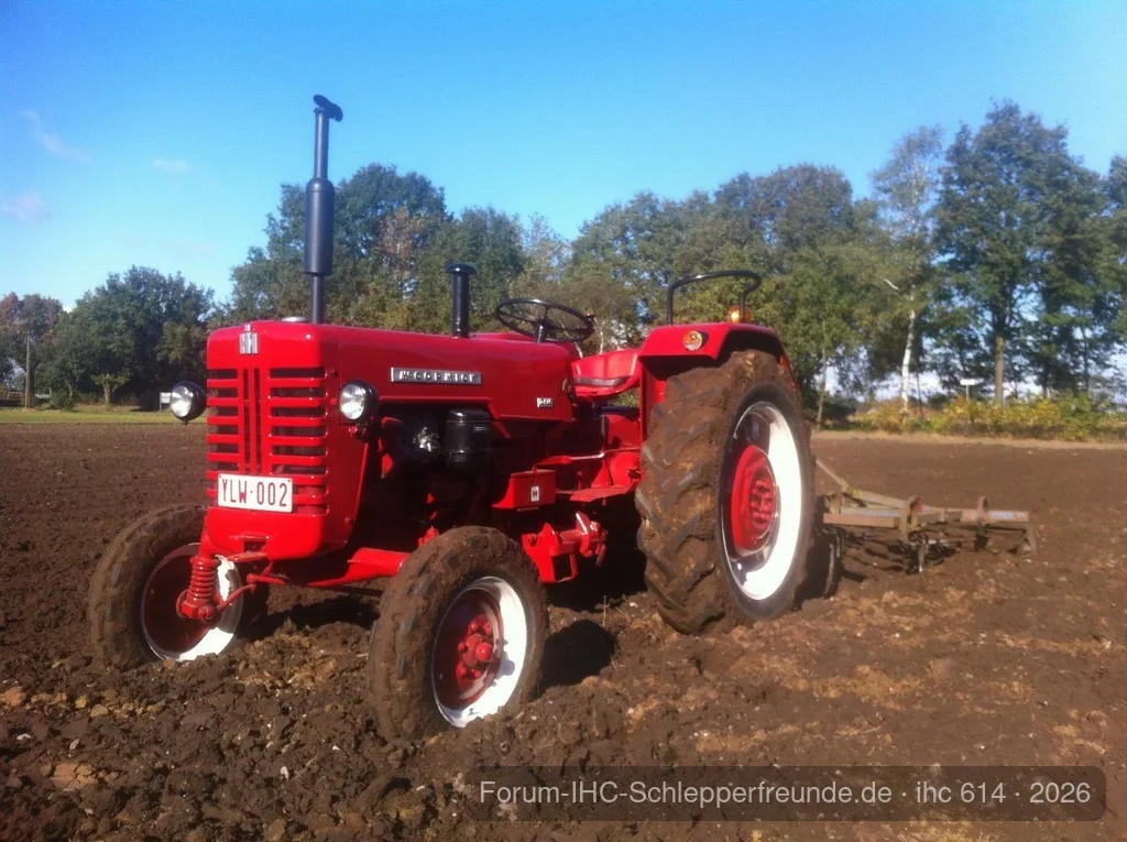 IHC D-436 mit Federzinkeggen