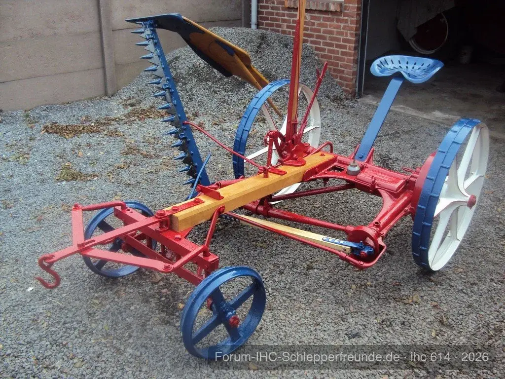 IHC New-4 Mower