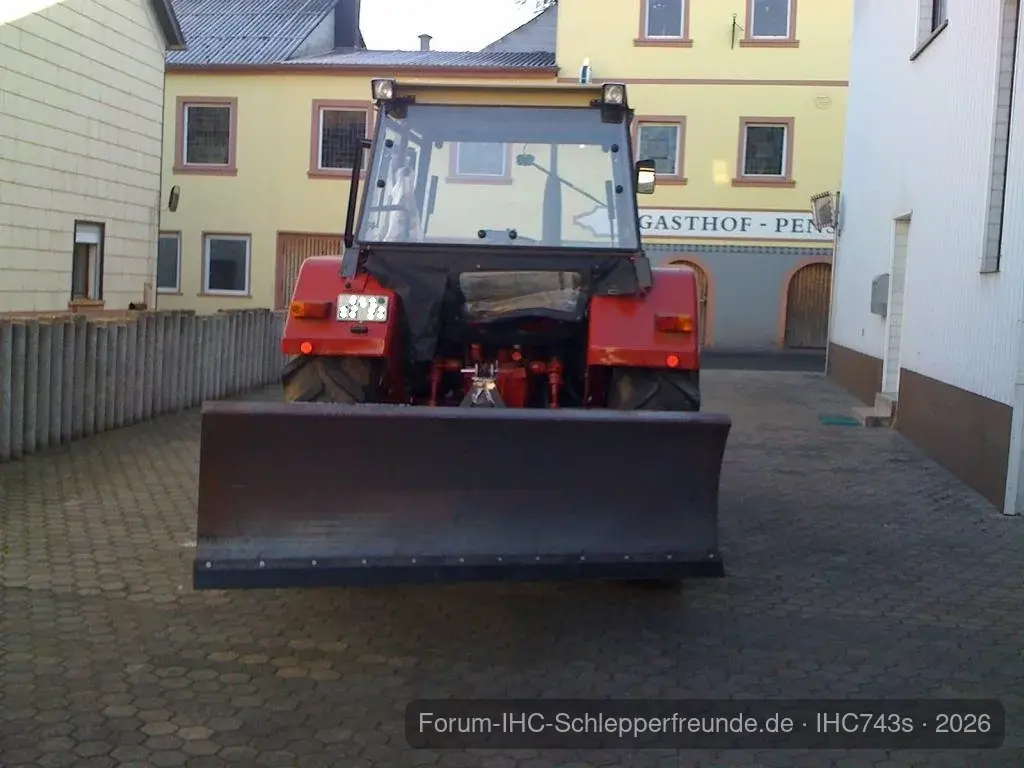 IHC743s