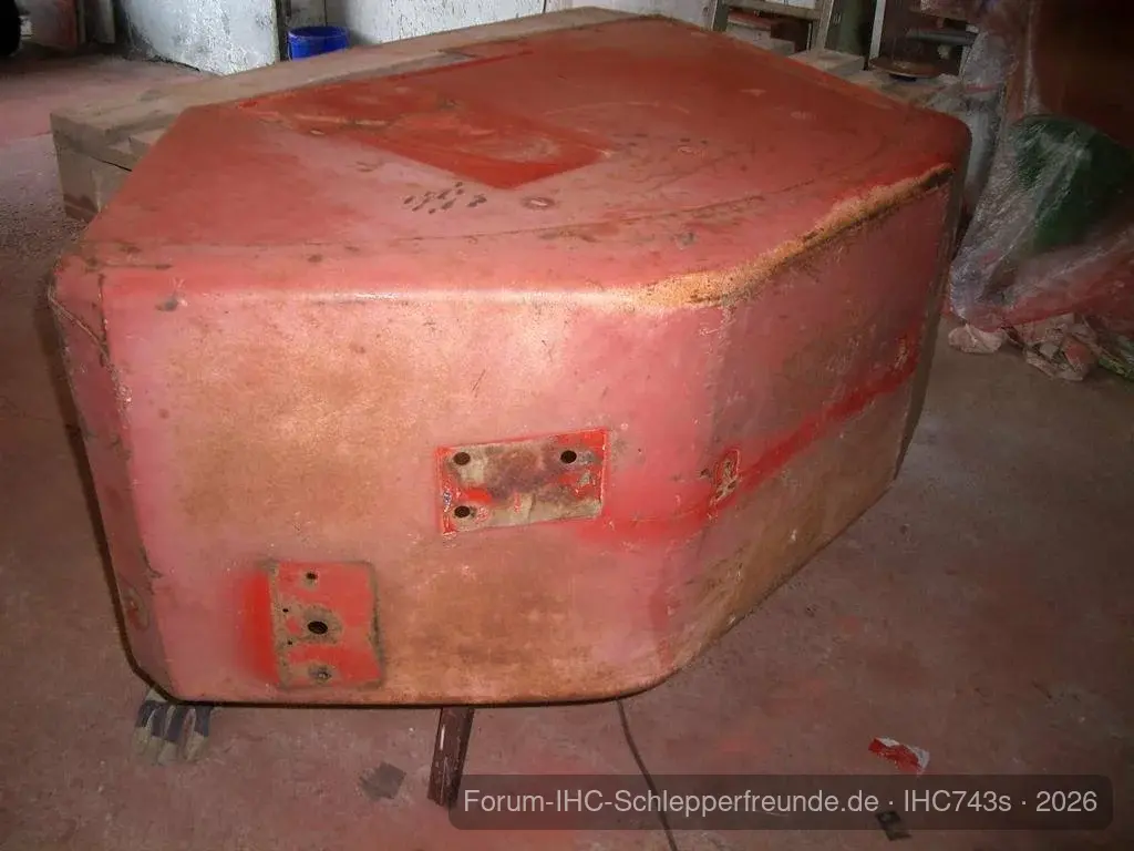 IHC743s