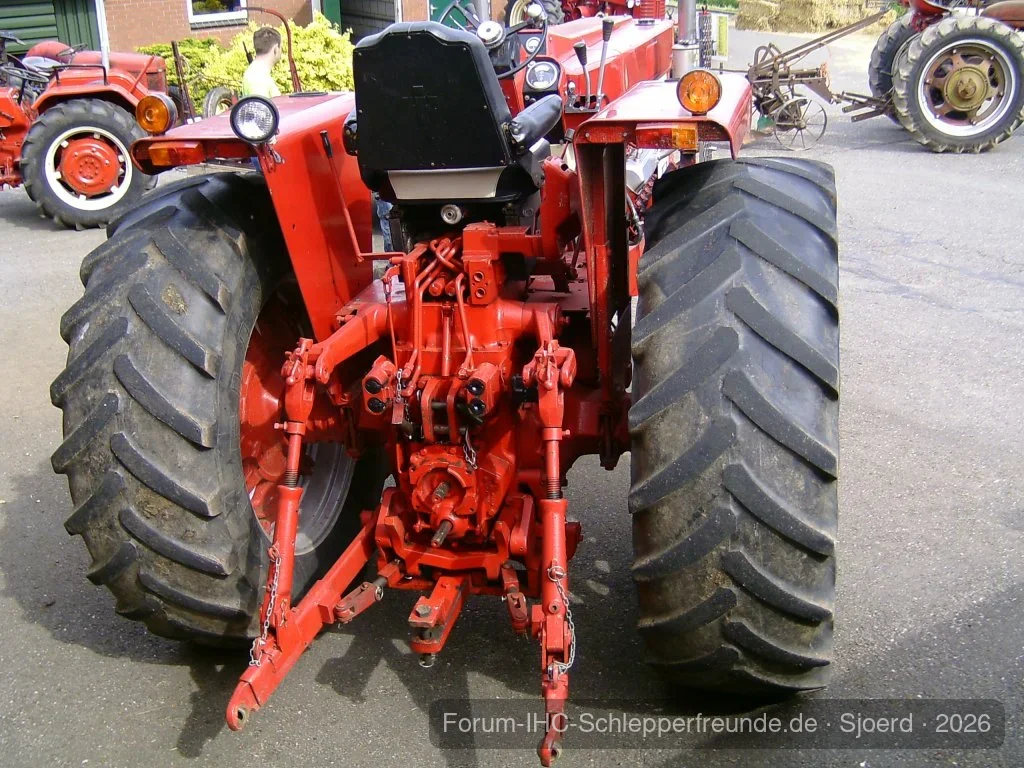 International 1468 Farmall