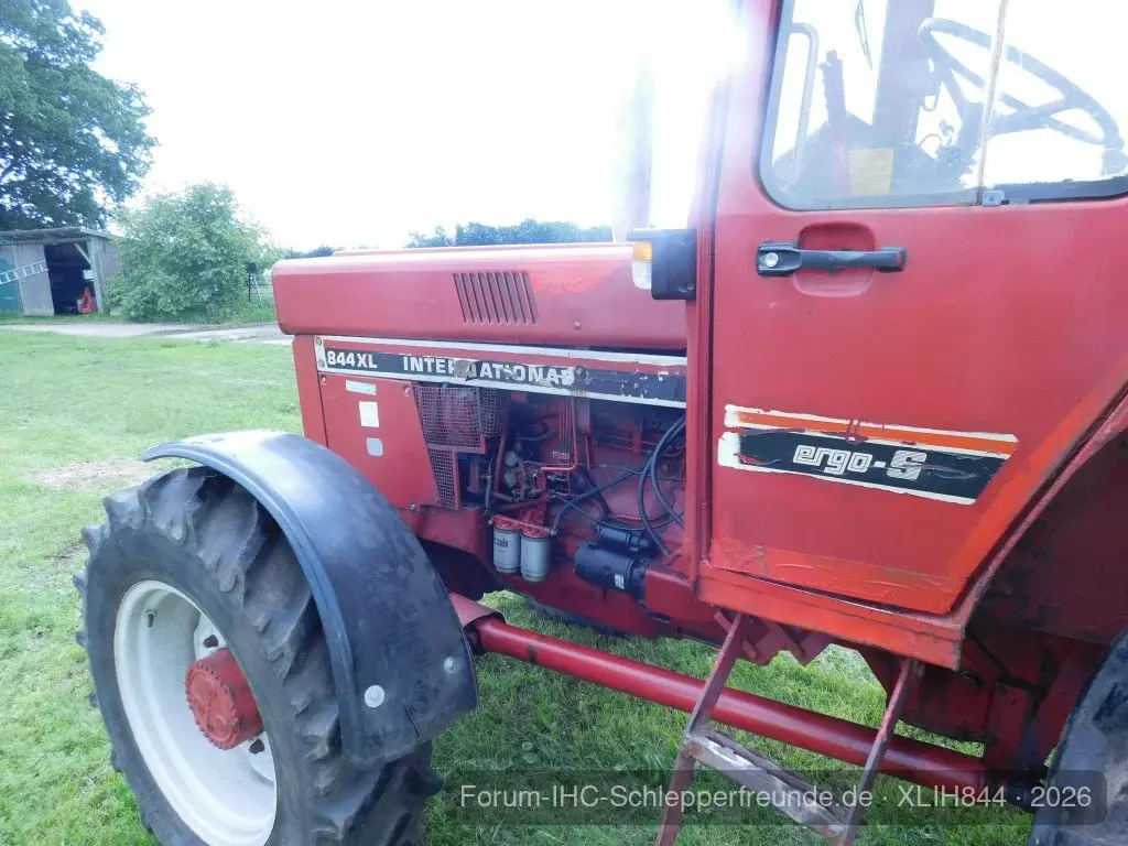 INTERNATIONAL 844 XL
