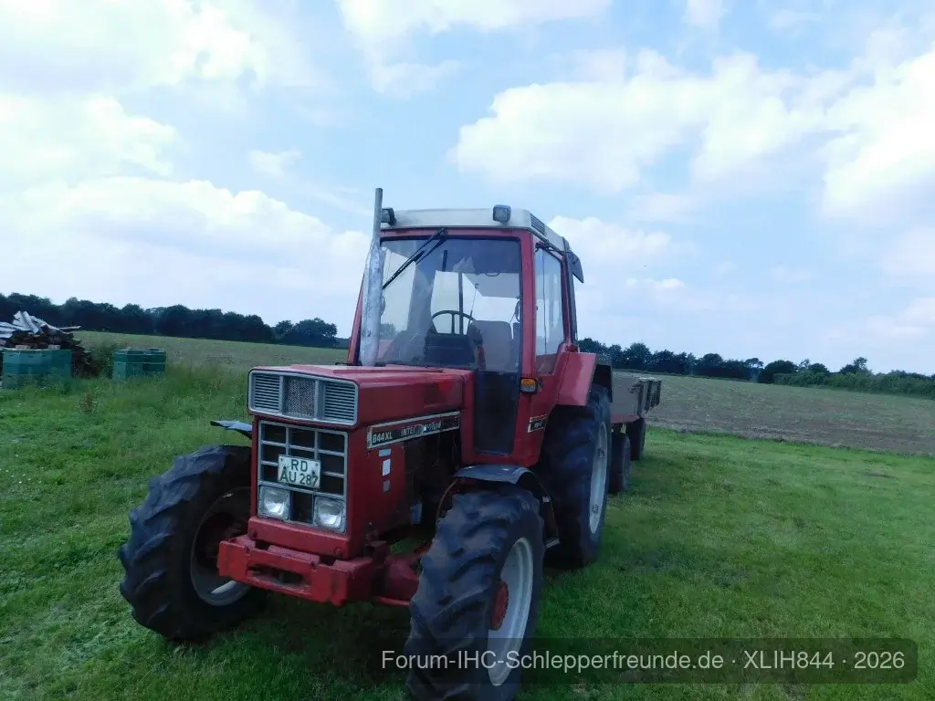 INTERNATIONAL 844 XL