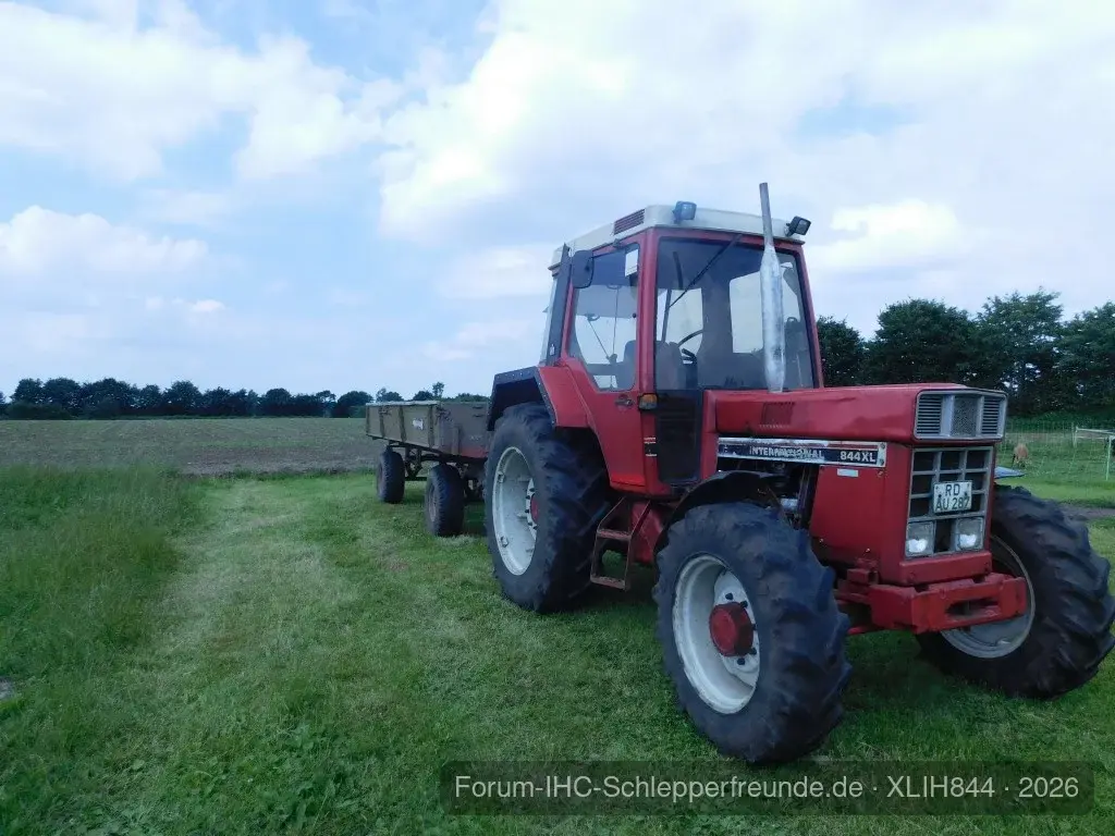 INTERNATIONAL 844 XL