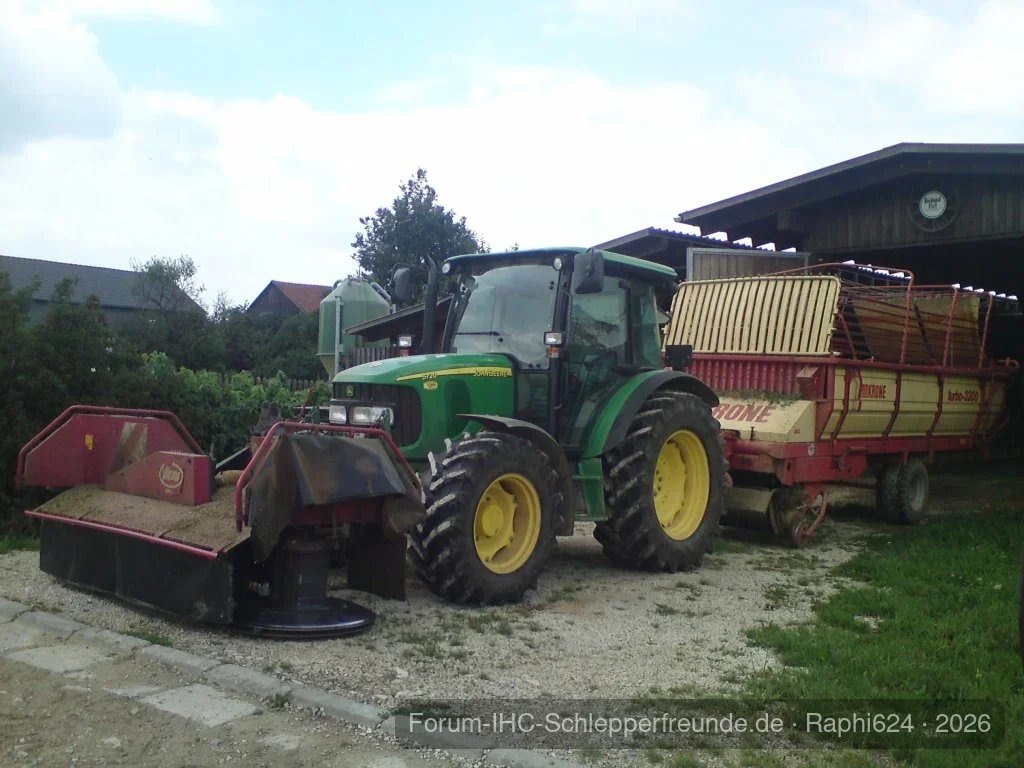 John Deere 5720
