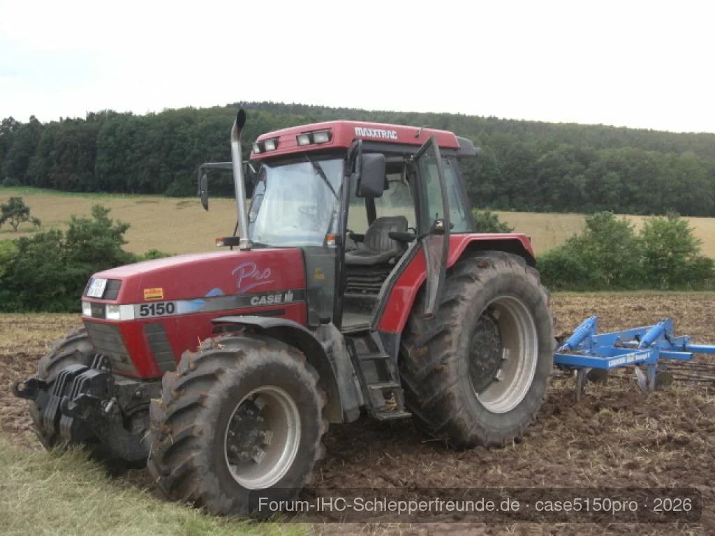 Maxxum 5150Pro beim Grubbern
