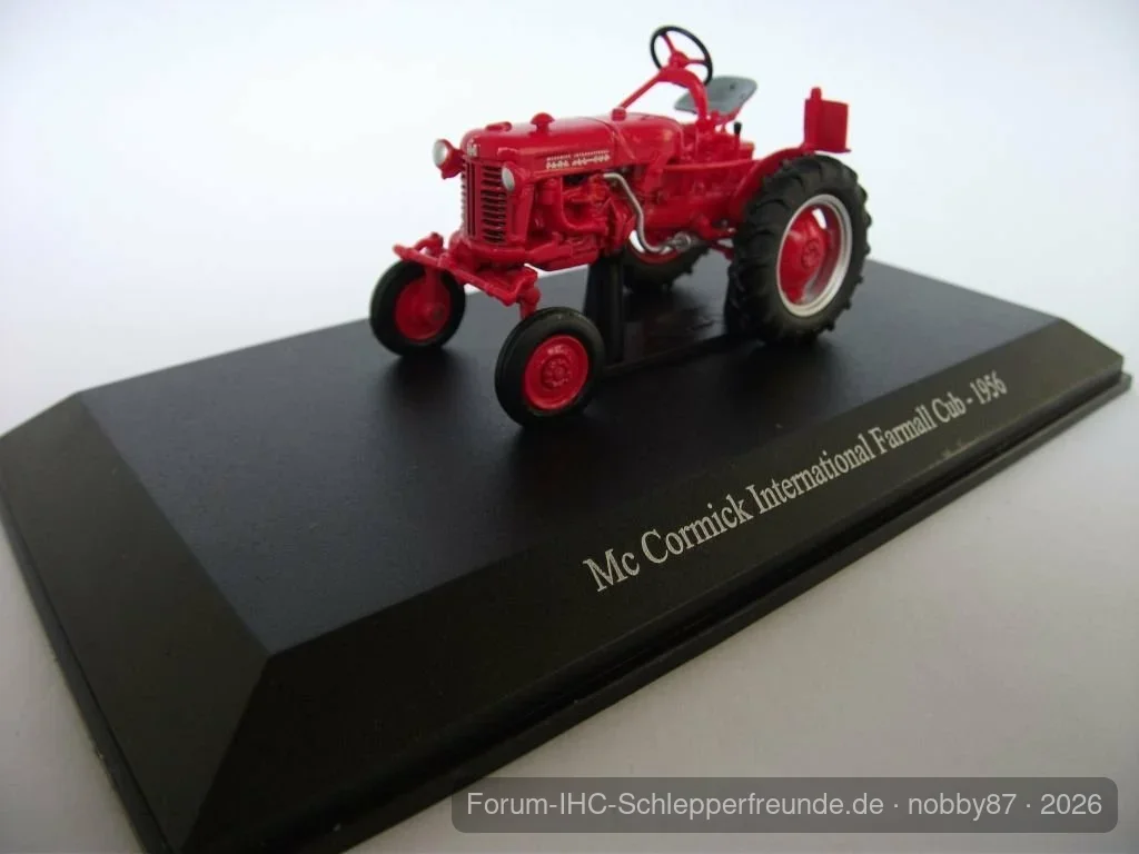 McCormick Farmall Cub (1/43)