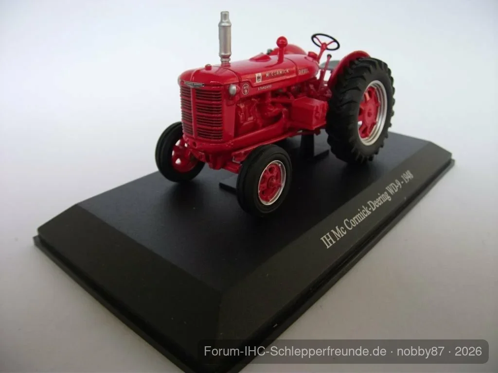 McCormick WD9 (1/43)