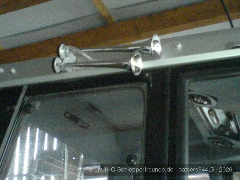 Neue Edelstahl Fanfare