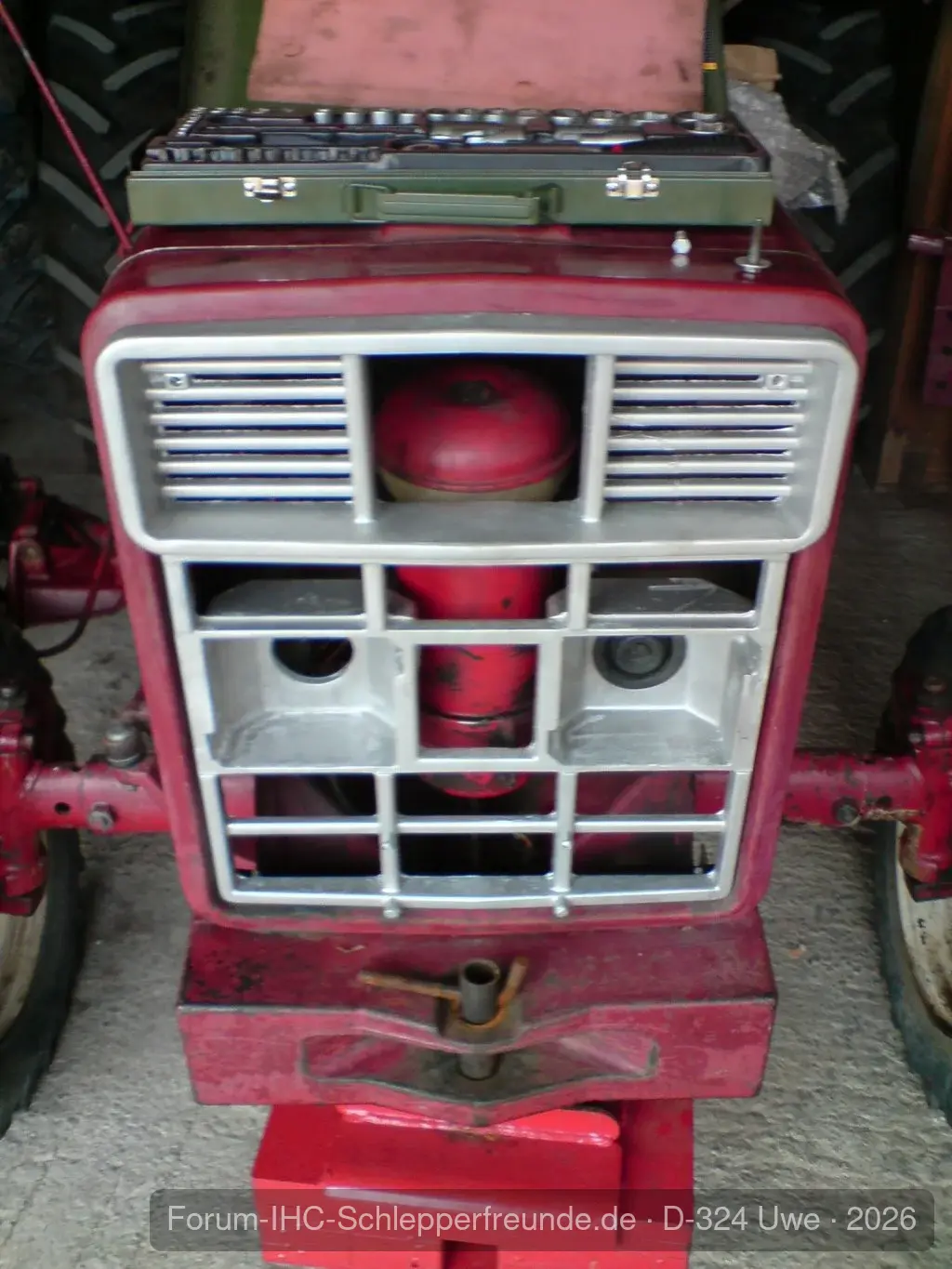 neues grill für 323 Rohteil