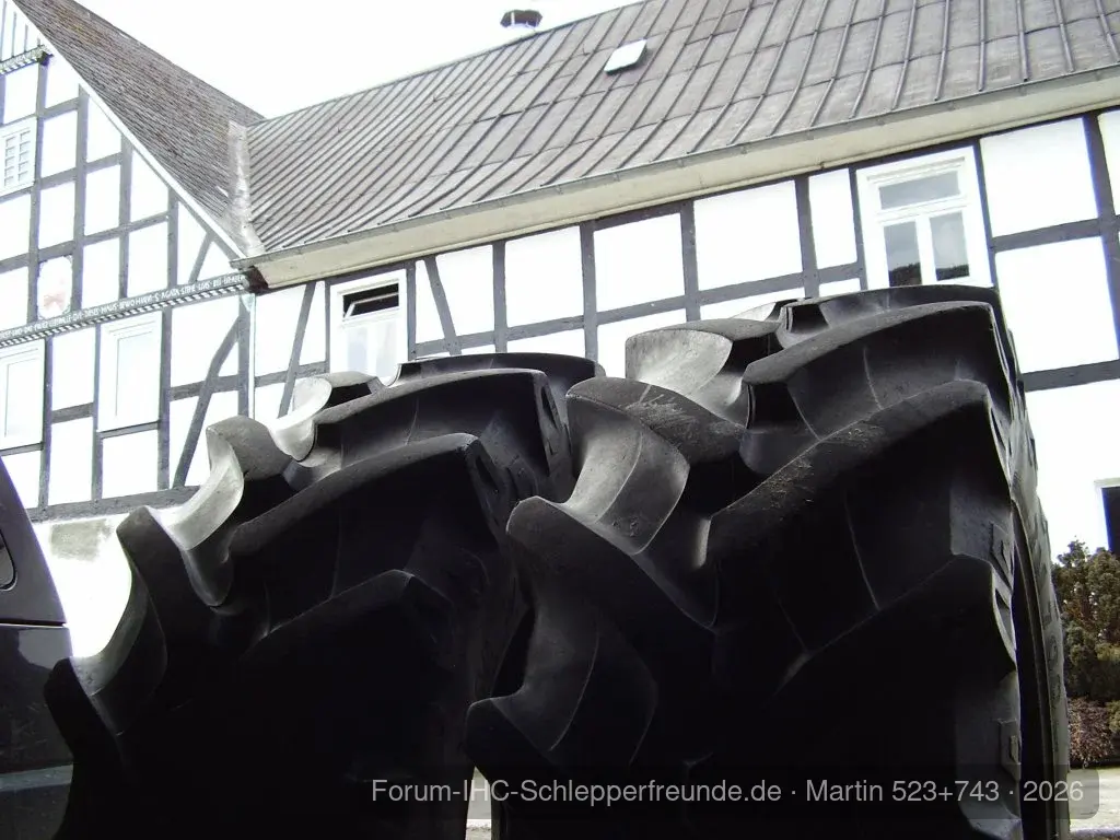 Pirelli TM 700