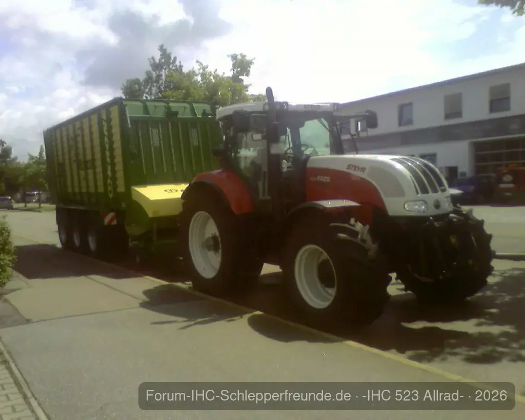 Steyr CVT 6225 mit Krone ZX450