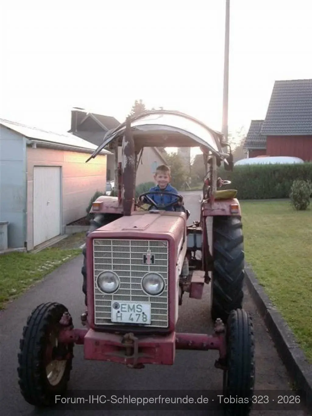 T323
