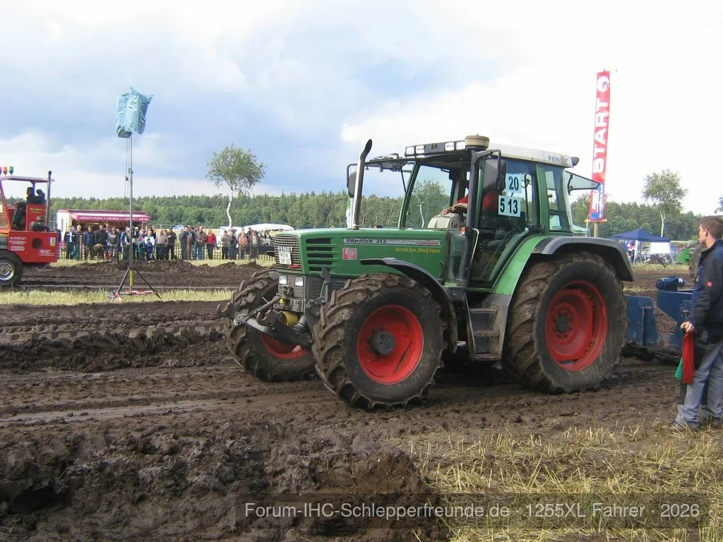 Trecker Treck in Behringen