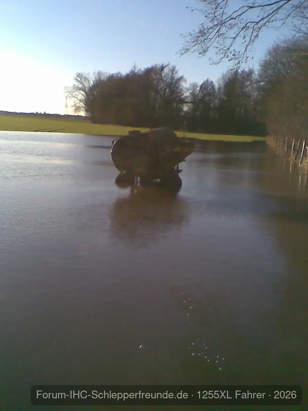 unser wasser wagen im wasser